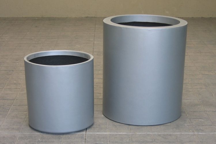 Macetas cilindricas o cilindros minimalistas de fibra de vidrio