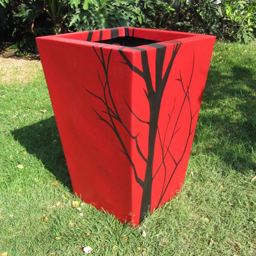 Maceta Vaso Cuadrado con diseño de arbol en tono rojo y nergo