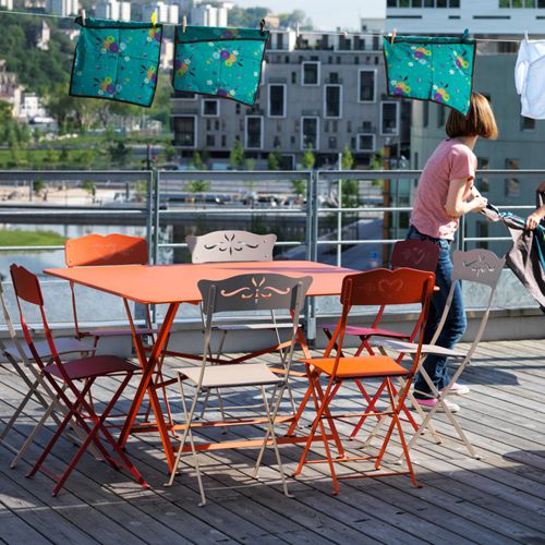 Comedor de terraza o de exterior plegable modelo Bagatelle de Fermob en Mexico