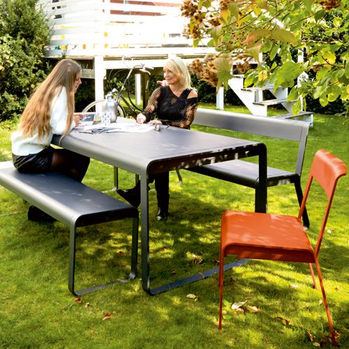Mesa de aluminio y bancas modelo Bellevie para exterior jardin o alberca