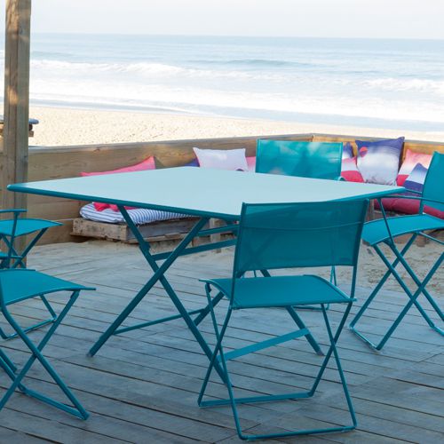 Mesa cuadrada de exterior para terraza jardin alberca o esta en la playa de color azul