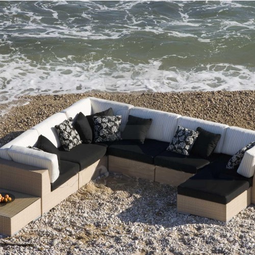 Sala modular de exterior en la playa modelo Catan con cojines de Tela Sunbrella ideal para terrazas o al intemperia