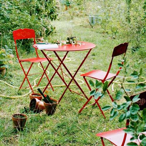 Juego de sillas plegables de jardin Coeur en color Rojo con corazon en el respaldo
