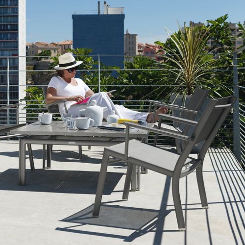 Sala Costa para terraza o alberca fabricada en Francia por Fermob de puro aluminio