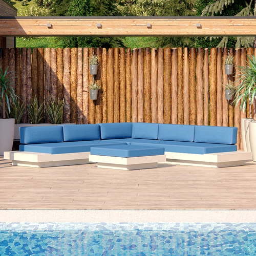 Sala Platform One de Loll Designs frente a una alberca