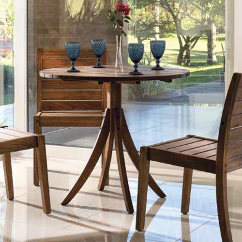 Mesa y sillas de madera para terraza modelo Vila Rica diseño de Marina Otte para Butzke